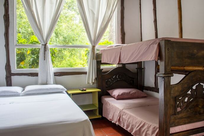 Imagen de la habitación del Hotel ikara. Foto 17