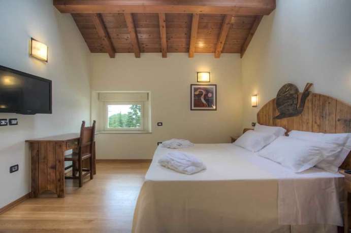 Imagen de la habitación del Hotel il Duca del Montefeltro. Foto 2