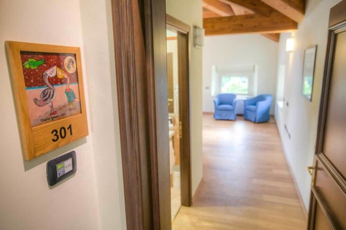 Imagen de la habitación del Hotel il Duca del Montefeltro. Foto 6