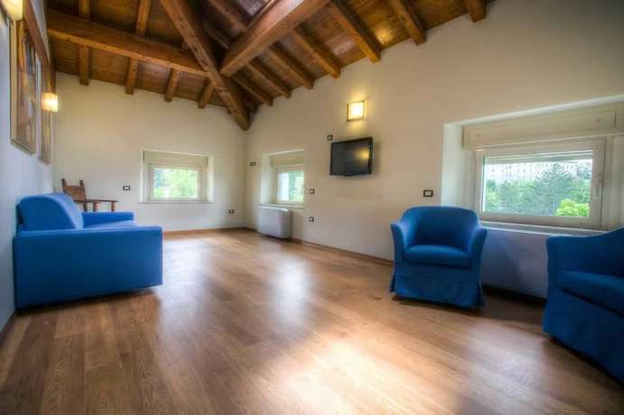 Imagen de la habitación del Hotel il Duca del Montefeltro. Foto 13