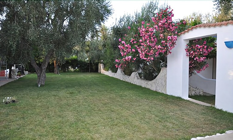 Imagen de los exteriores del Hotel il Melograno, Mattinata. Foto 13