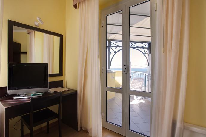 Imagen de la habitación del Hotel il Nido, La Serra. Foto 15