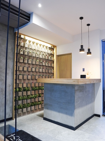 Imagen de los interiores del Hotel indiana suites. Foto 18