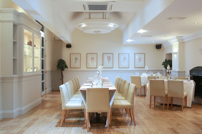 Imagen del bar/restaurante del Hotel innbelfast. Foto 6