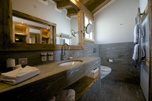 Imagen de la habitación del Hotel ino Petit Chalet. Foto 2