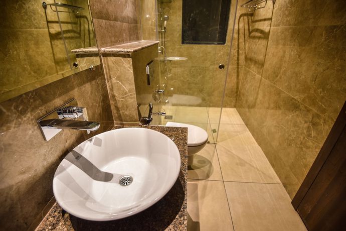 Imagen de la habitación del Hotel juSTa Palampur Resort and Convention Centre. Foto 11