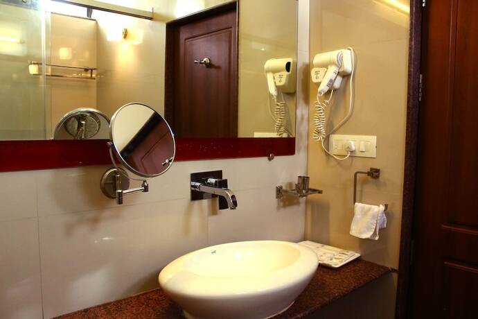Imagen general del Hotel krishna Park Resort. Foto 13