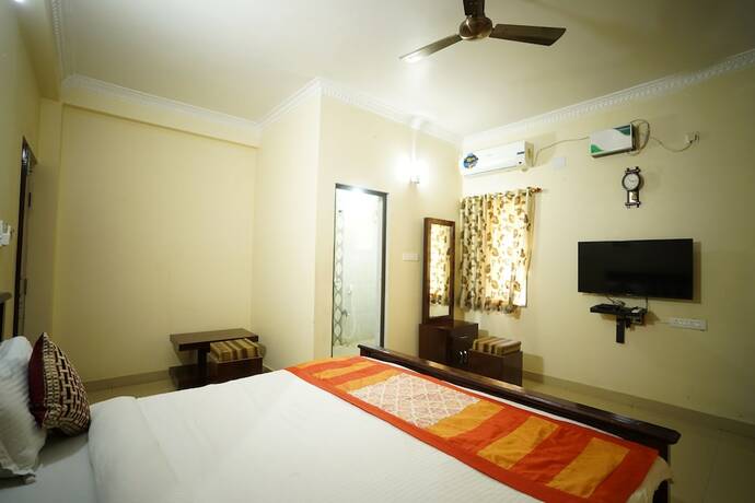 Imagen de la habitación del Hotel krtatithya. Foto 15