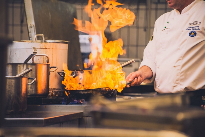 Imagen del bar/restaurante del Hotel l Bellevue. Foto 5