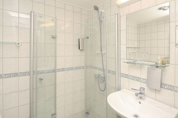 Imagen de la habitación del Hotel l City. Foto 3