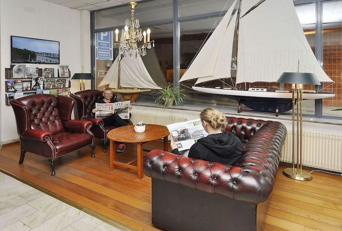 Imagen de los interiores del Hotel l City. Foto 19