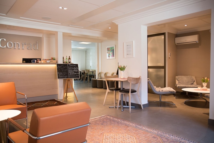 Imagen de los interiores del Hotel l Conrad. Foto 19