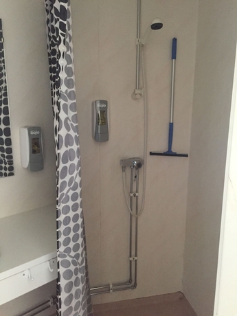 Imagen de la habitación del Hotel l E10. Foto 16