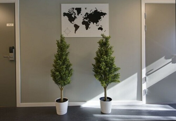 Imagen de los interiores del Hotel l Eken. Foto 32