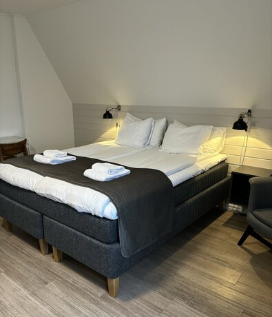 Imagen de la habitación del Hotel l Esplanad. Foto 15