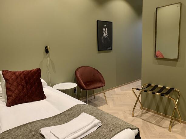 Imagen de la habitación del Hotel l Esplanad. Foto 18