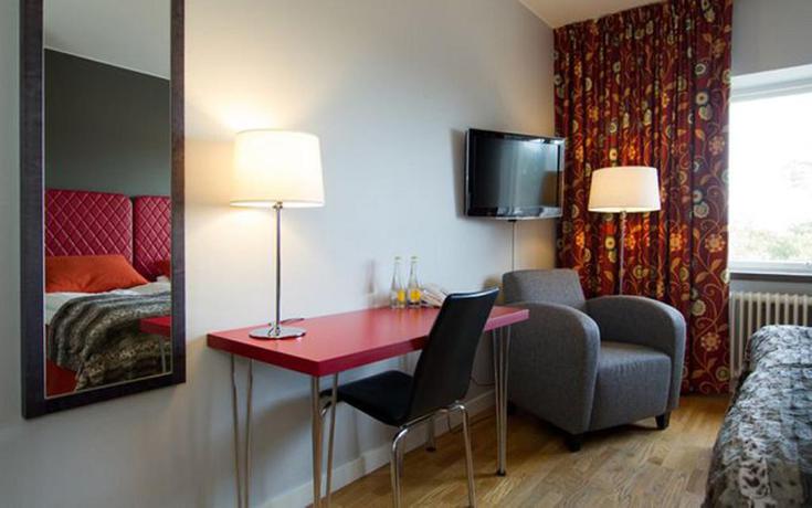 Imagen de la habitación del Hotel l Kristina. Foto 7
