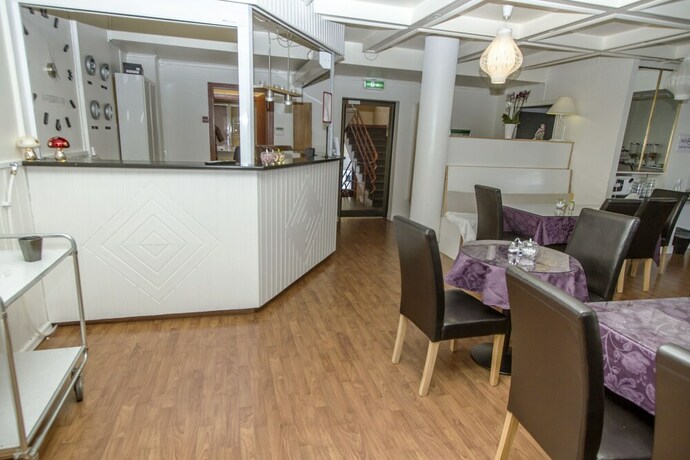 Imagen de los interiores del Hotel l Linden. Foto 23