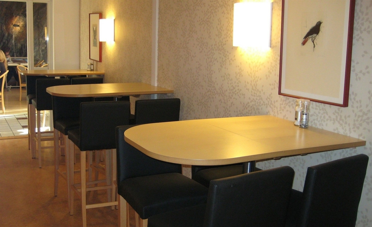 Imagen del bar/restaurante del Hotel l M&ouml;rby Ab, Patienthotell. Foto 3