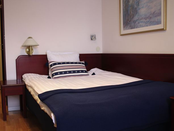 Imagen del bar/restaurante del Hotel l Nissastigen. Foto 2