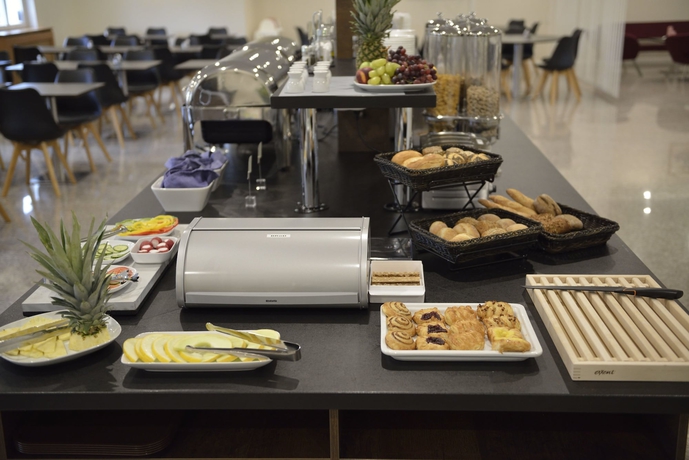 Imagen del bar/restaurante del Hotel l Nova. Foto 2