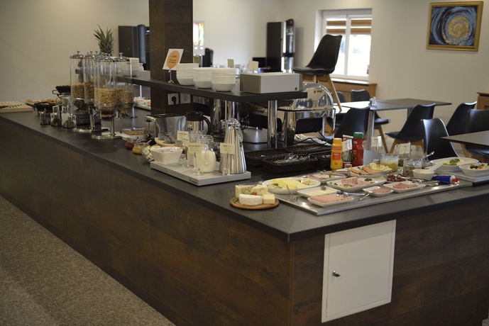 Imagen del bar/restaurante del Hotel l Nova. Foto 11