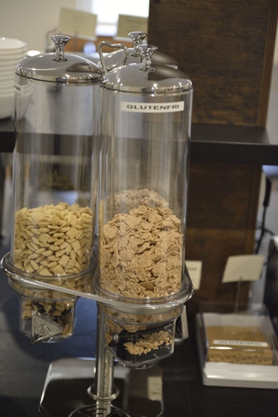 Imagen del bar/restaurante del Hotel l Nova. Foto 12