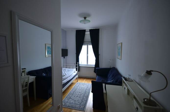 Imagen de la habitación del Hotel l Royal. Foto 17