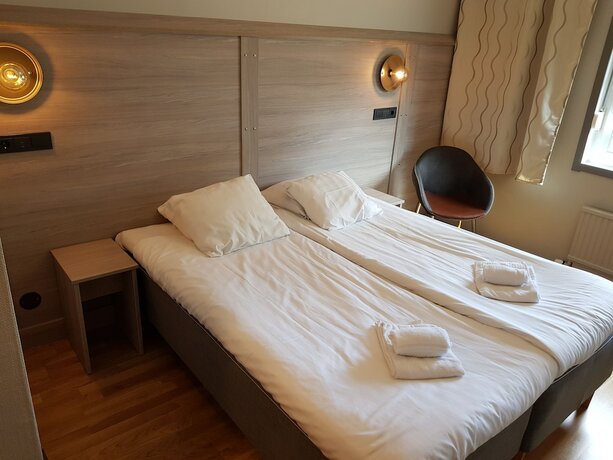 Imagen de la habitación del Hotel l Stinsen. Foto 26