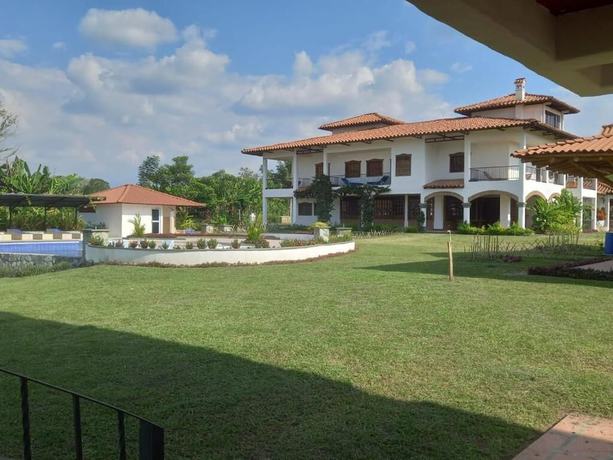Imagen de la habitación del Hotel la Casona Monta&ntilde;esa. Foto 11