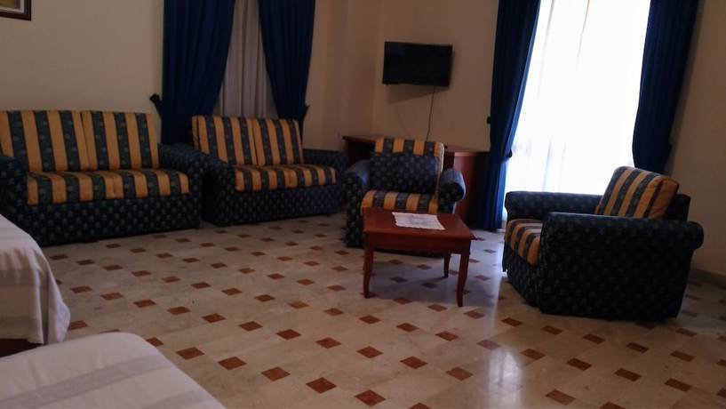 Imagen de la habitación del Hotel la Falconara. Foto 6