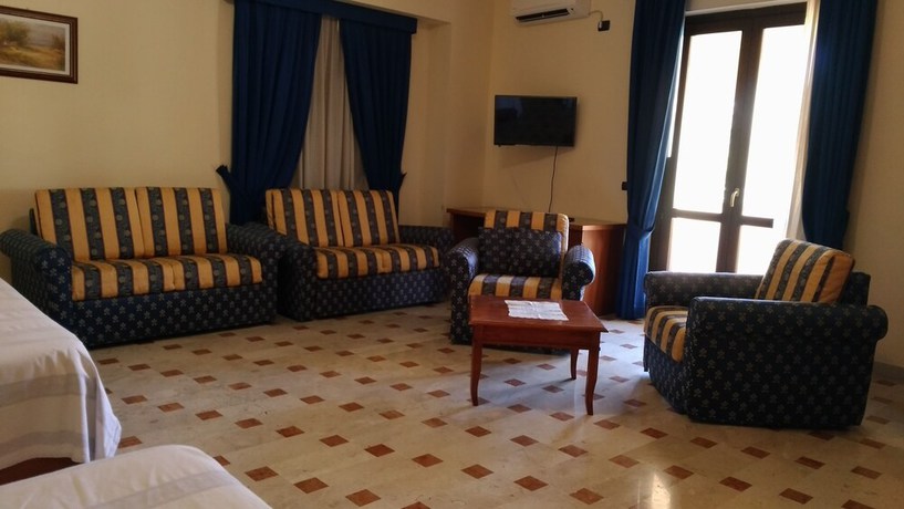 Imagen de la habitación del Hotel la Falconara. Foto 9