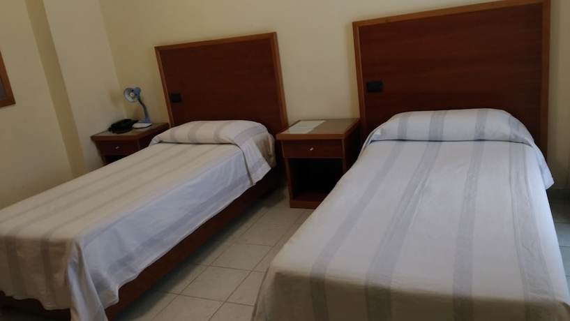 Imagen de la habitación del Hotel la Falconara. Foto 10