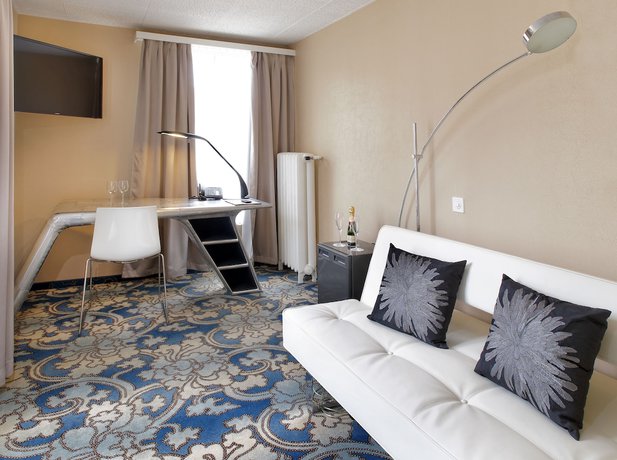 Imagen de la habitación del Hotel la Suite, Payerne. Foto 7