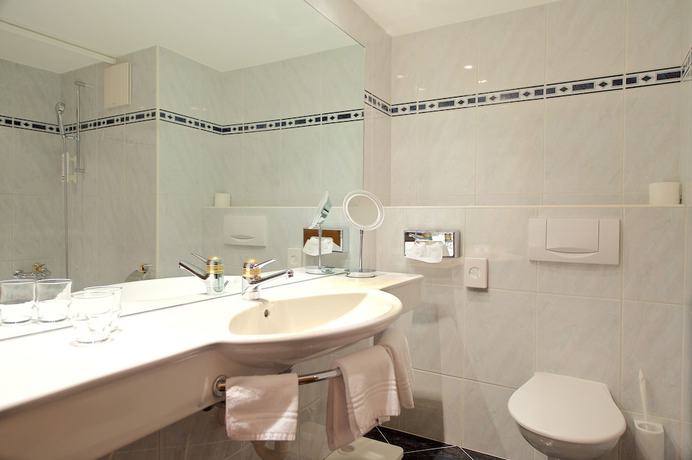 Imagen de la habitación del Hotel la couronne Hotel and Spa. Foto 13