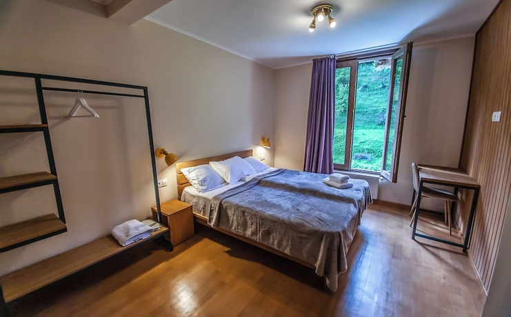 Imagen de la habitación del Hotel latour Mestia. Foto 4