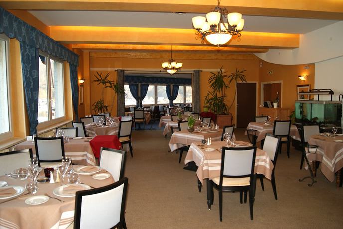 Imagen del bar/restaurante del Hotel le Bellevue, CONDRIEU. Foto 2