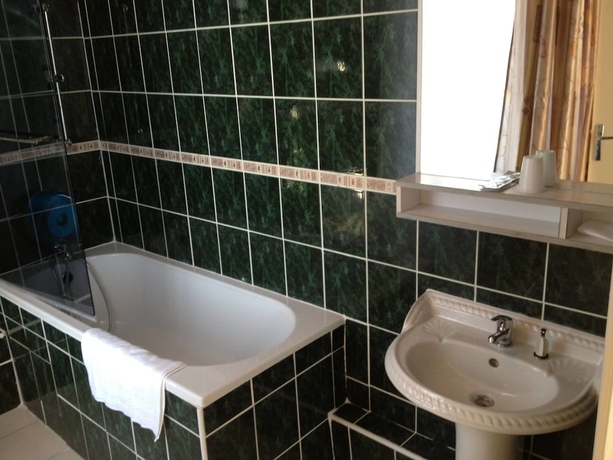 Imagen de la habitación del Hotel le Bristol, Valenciennes. Foto 6