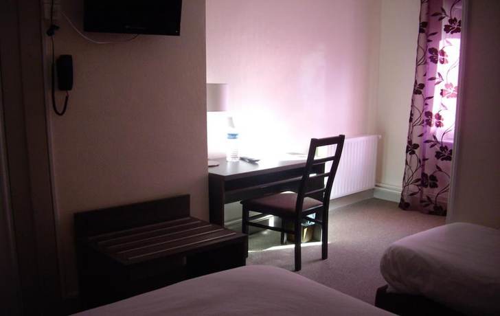 Imagen de la habitación del Hotel le Carnot, Bolbec. Foto 8
