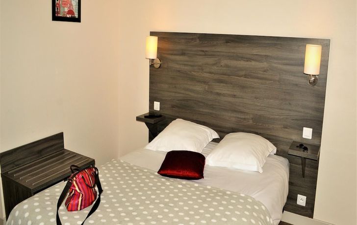Imagen de la habitación del Hotel le Carnot, Bolbec. Foto 15