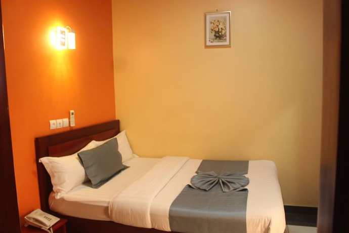 Imagen de la habitación del Hotel le Kremlin. Foto 16