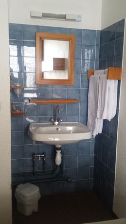 Imagen de la habitación del Hotel le YAKA. Foto 14