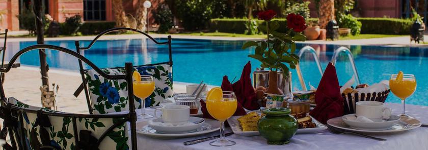 Imagen del bar/restaurante del Hotel le riad. Foto 3