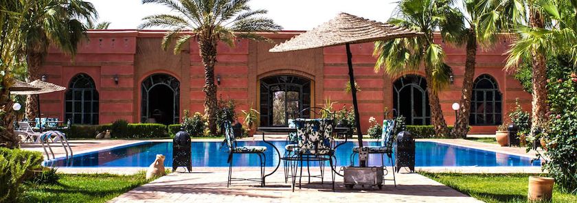 Imagen de la piscina del Hotel le riad. Foto 15