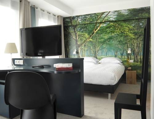 Imagen de la habitación del Hotel l'&eacute;chapp&eacute;e belle. Foto 11