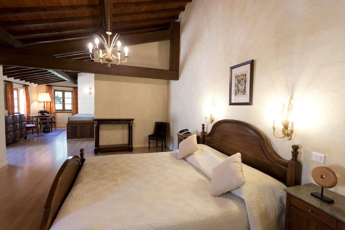 Imagen de la habitación del Hotel les Hospitaliers. Foto 2