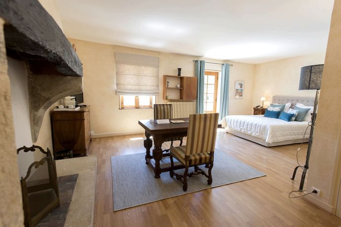 Imagen de la habitación del Hotel les Hospitaliers. Foto 11