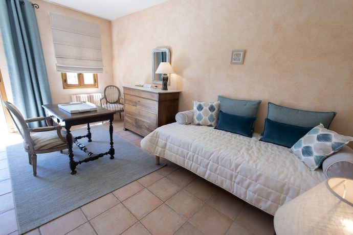 Imagen de la habitación del Hotel les Hospitaliers. Foto 17