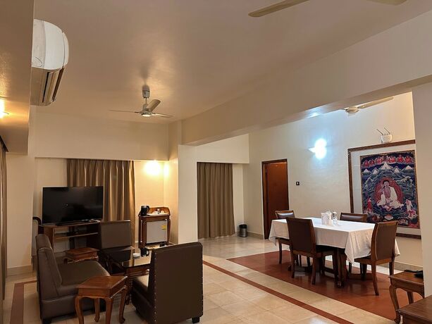 Imagen general del Hotel lhaki. Foto 6