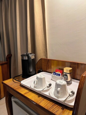 Imagen de la habitación del Hotel lhaki. Foto 15